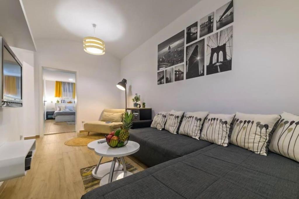 One Downtown Apartment Zagreb Exterior photo
