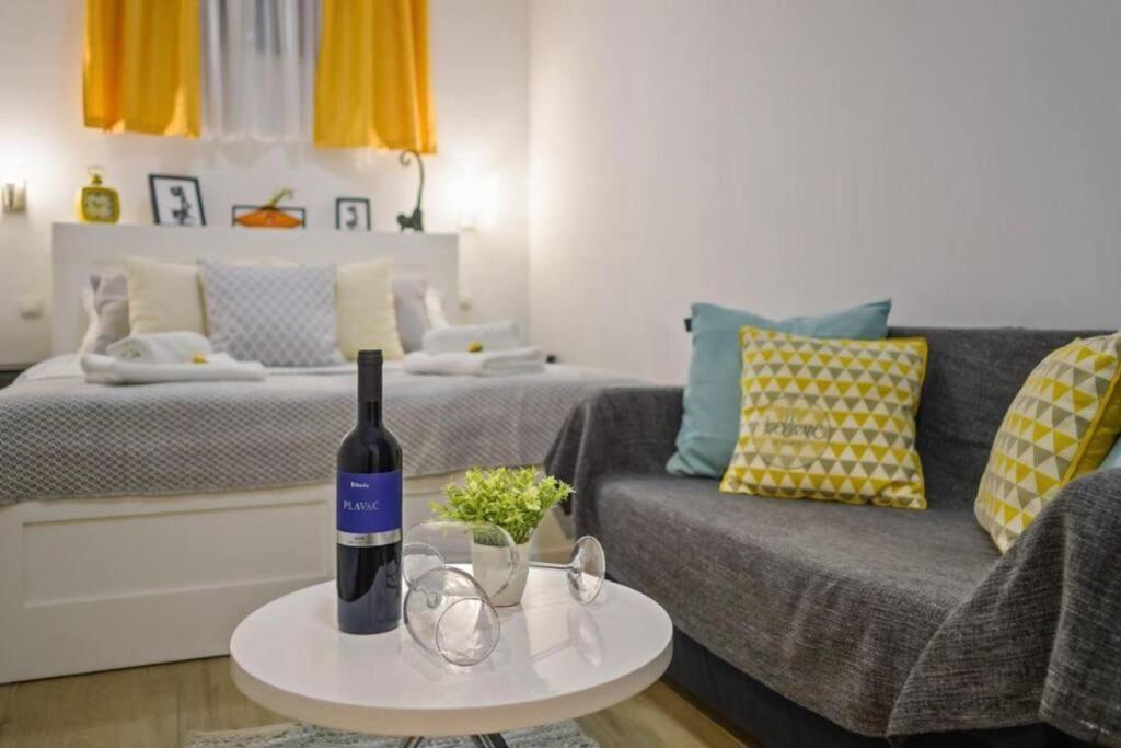 One Downtown Apartment Zagreb Exterior photo